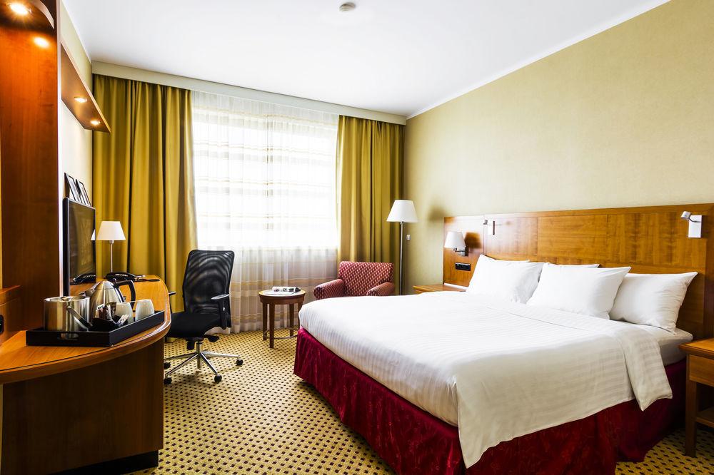 Courtyard By Marriott Airport 4* Praha