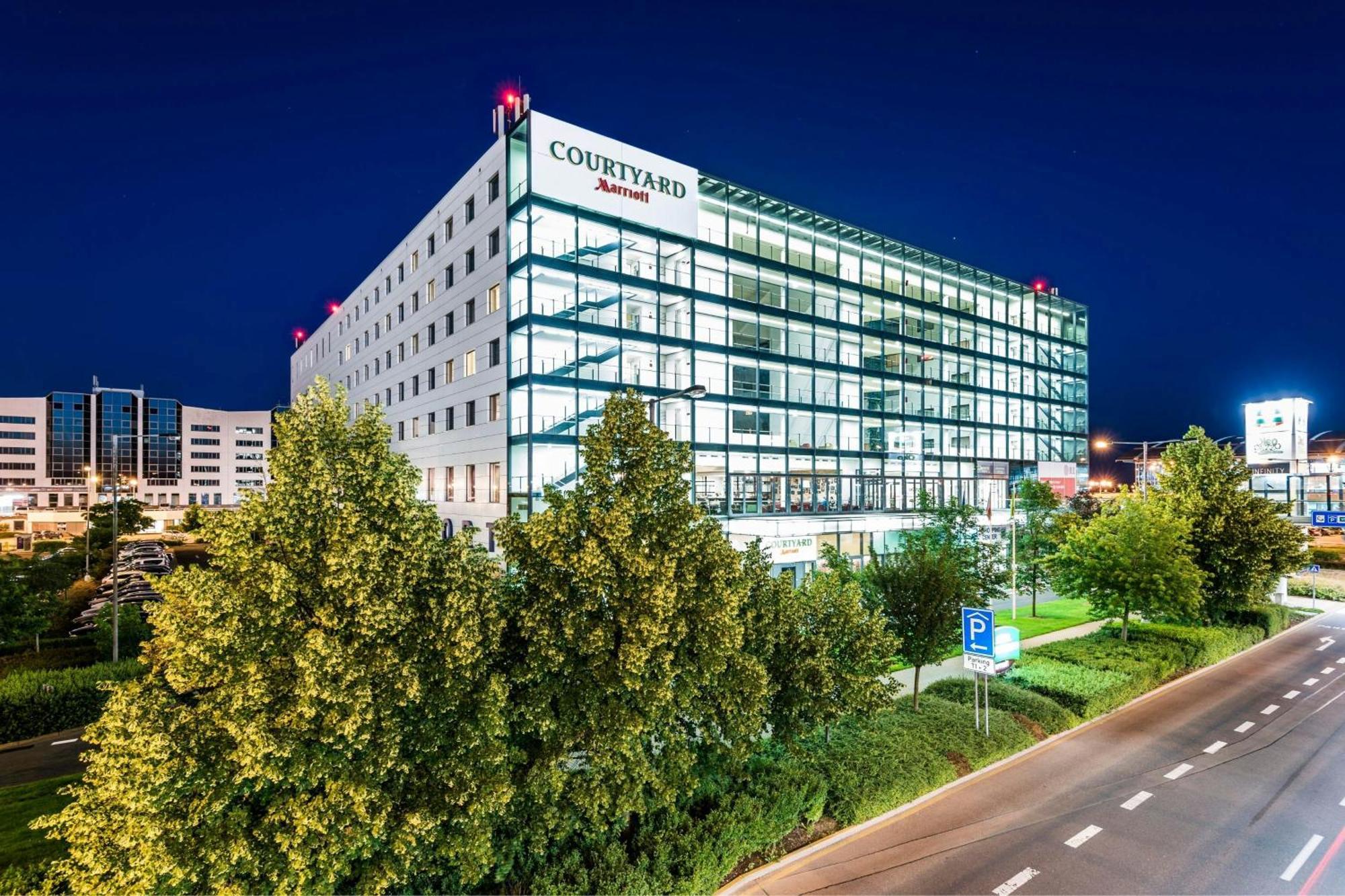 Courtyard By Marriott Airport Praha