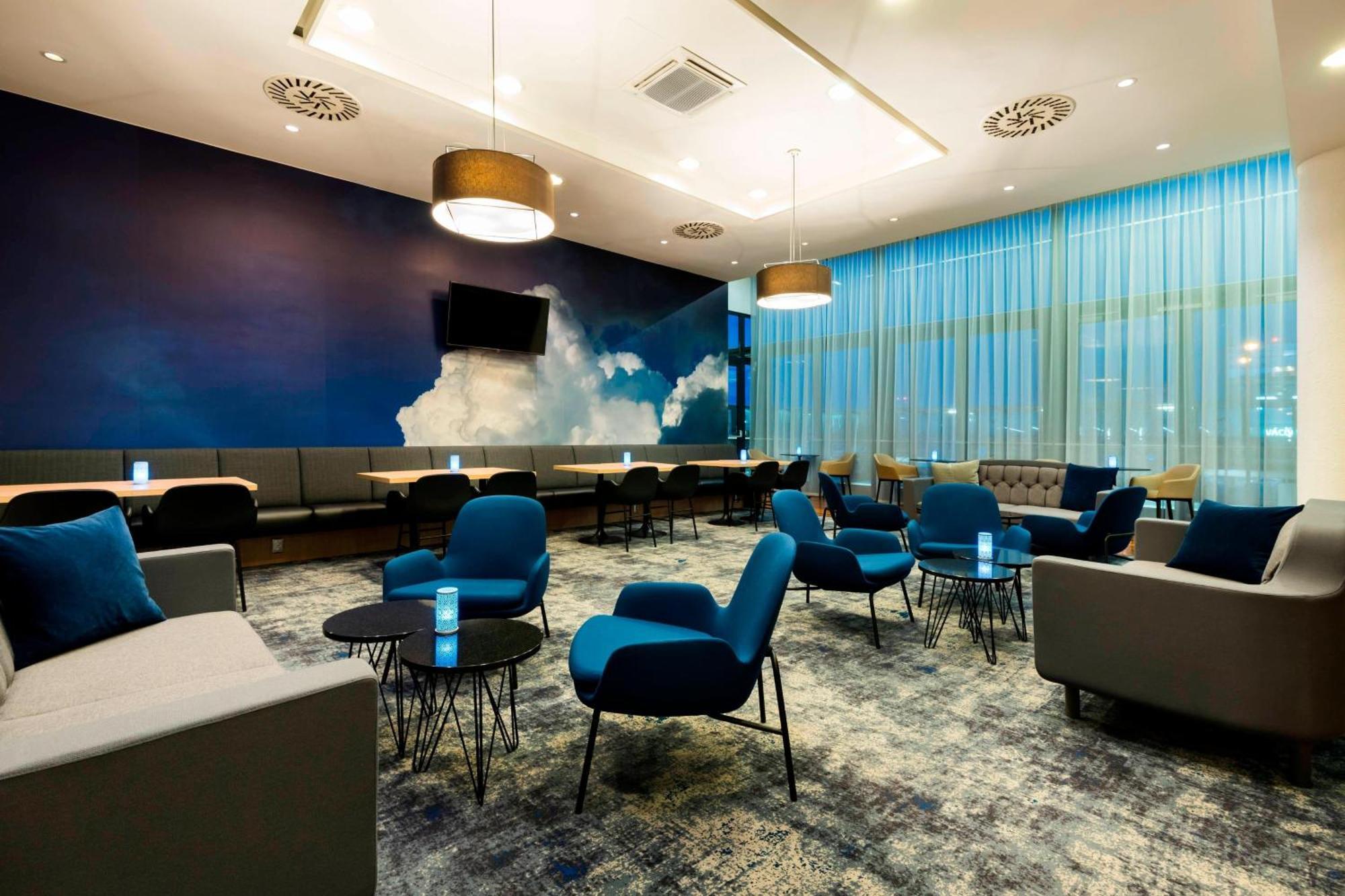 Hotel Courtyard By Marriott Airport Praha