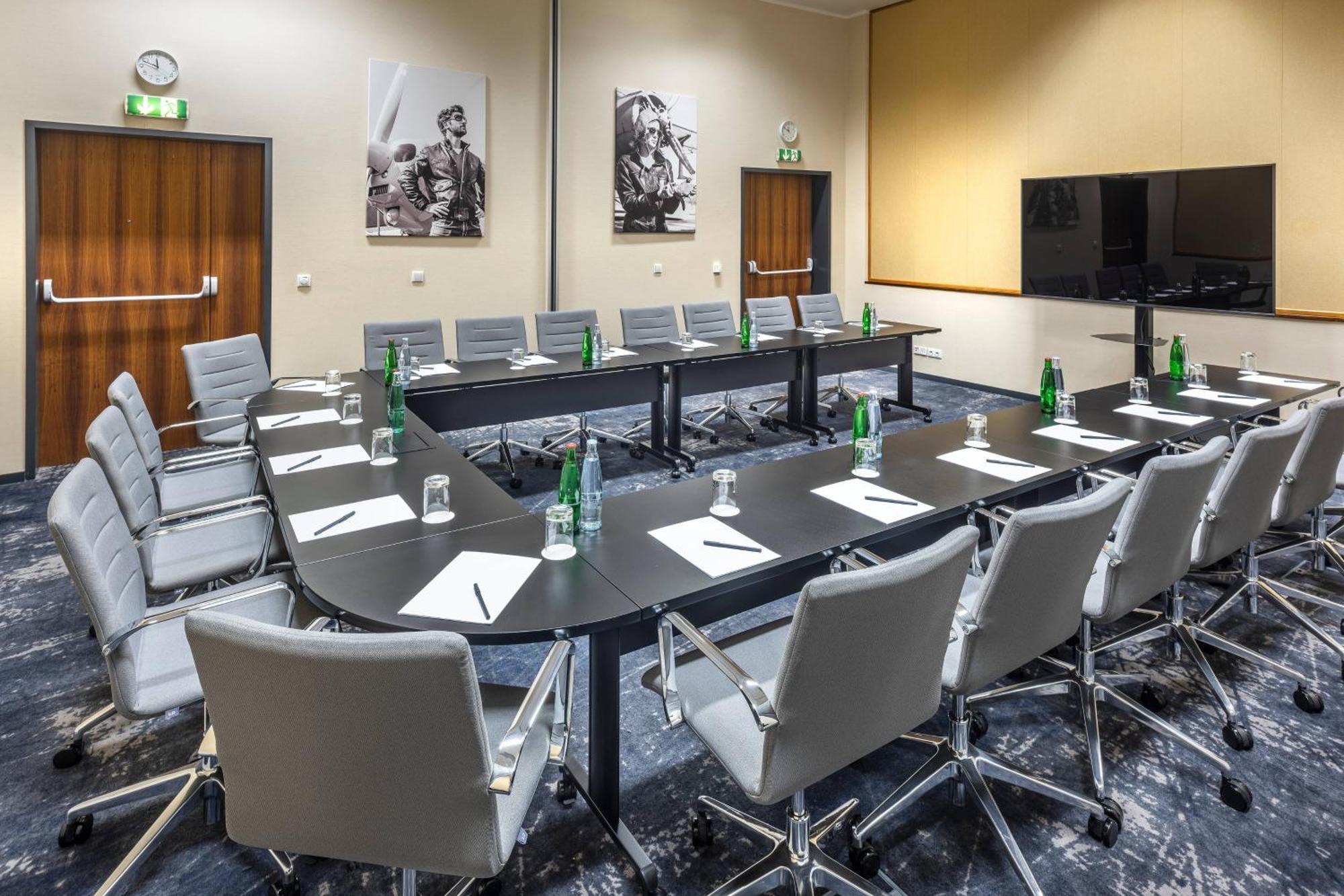 Hotel Courtyard By Marriott Airport Praga
